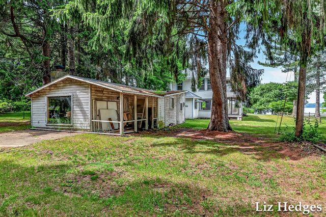 6285 S Shore, Whitehall, MI 49461