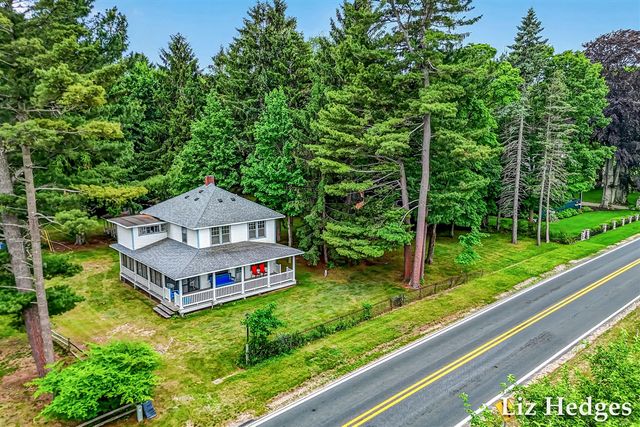 6285 S Shore, Whitehall, MI 49461