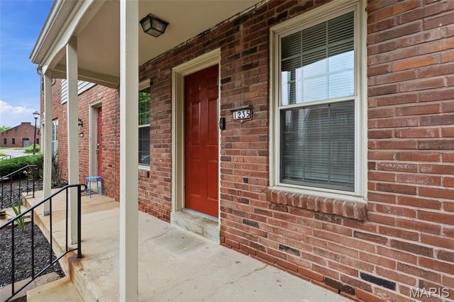1235 Clarkson Court 1235, Ellisville, MO 63011