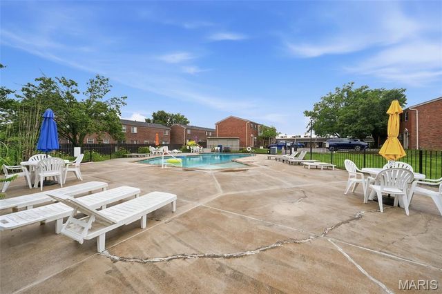 1235 Clarkson Court 1235, Ellisville, MO 63011