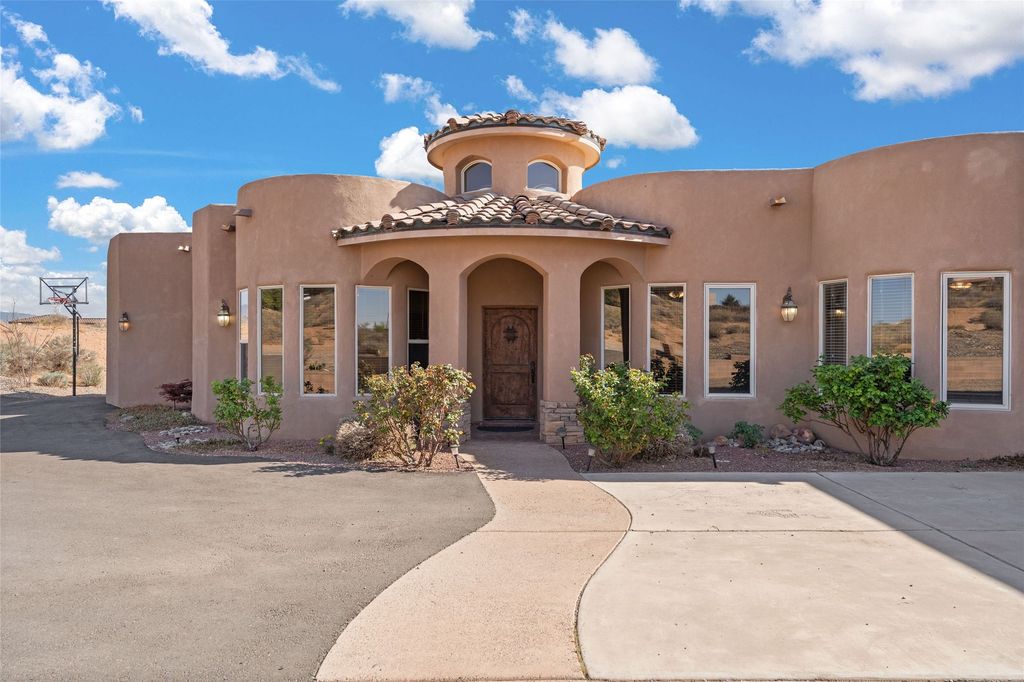 5720 Rio Lama Road NE, Rio Rancho, NM 87144