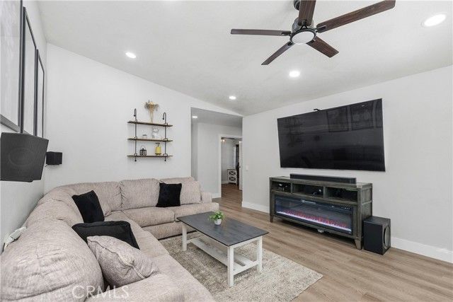 4725 Foxborough Court, Jurupa Valley, CA 92509