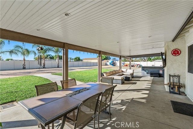 4725 Foxborough Court, Jurupa Valley, CA 92509