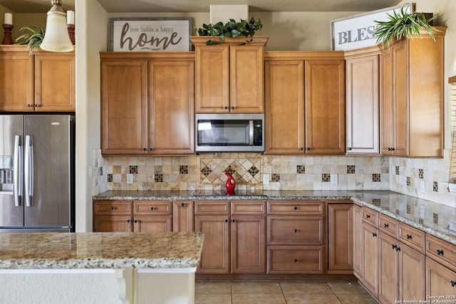 131 Scenic hills, La Vernia, TX 78121