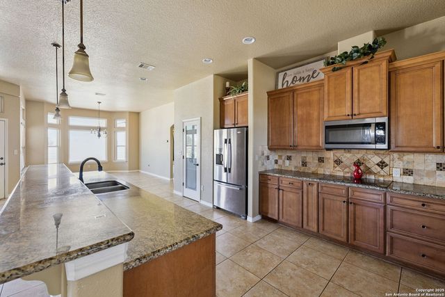 131 Scenic hills, La Vernia, TX 78121