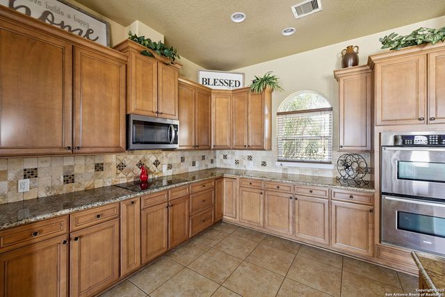 131 Scenic hills, La Vernia, TX 78121