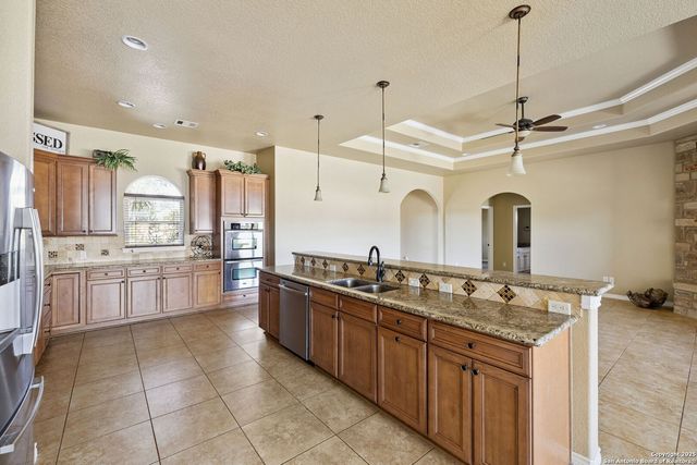 131 Scenic hills, La Vernia, TX 78121