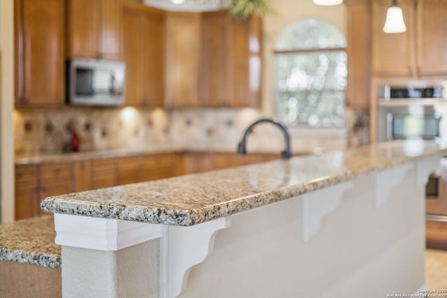131 Scenic hills, La Vernia, TX 78121
