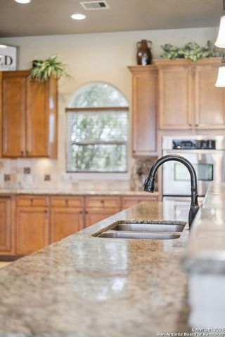 131 Scenic hills, La Vernia, TX 78121