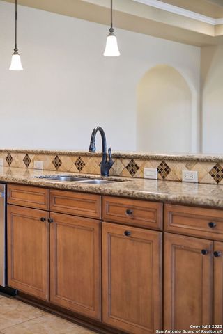 131 Scenic hills, La Vernia, TX 78121