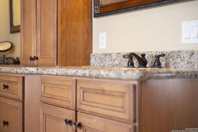 131 Scenic hills, La Vernia, TX 78121