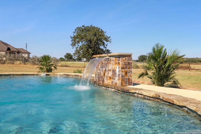 131 Scenic hills, La Vernia, TX 78121