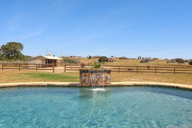 131 Scenic hills, La Vernia, TX 78121