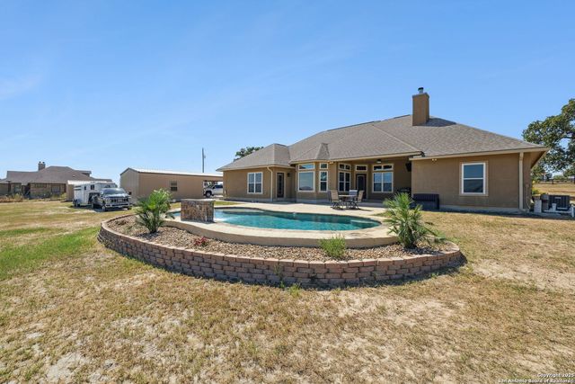 131 Scenic hills, La Vernia, TX 78121