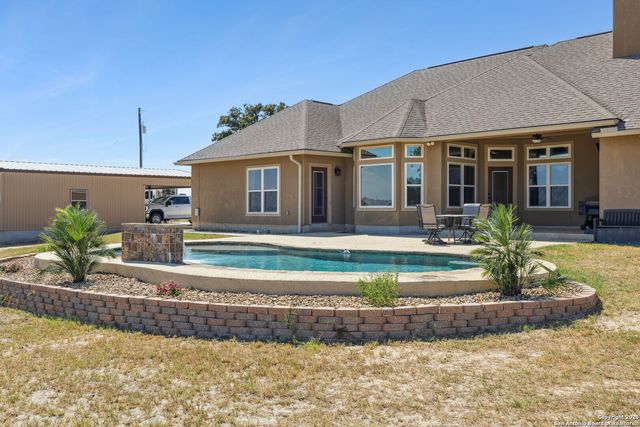 131 Scenic hills, La Vernia, TX 78121