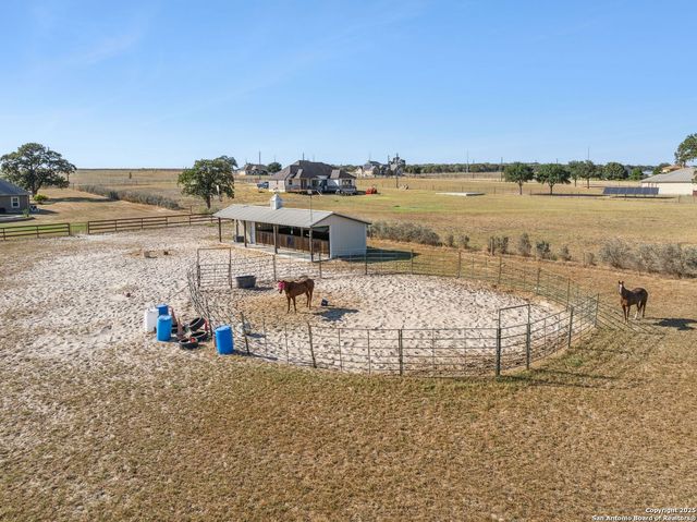 131 Scenic hills, La Vernia, TX 78121