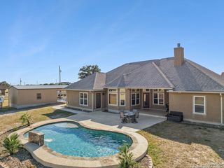 131 Scenic hills, La Vernia, TX 78121