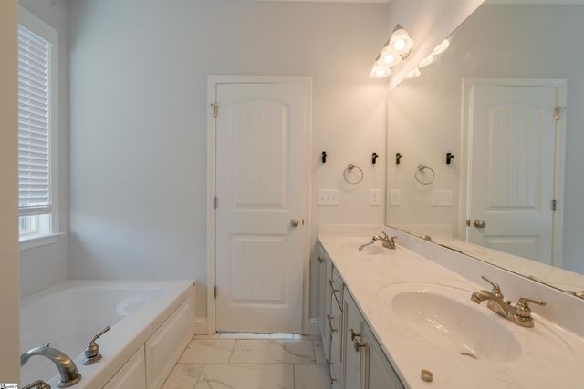 432 N Beryl Lane, Chesnee, SC 29323