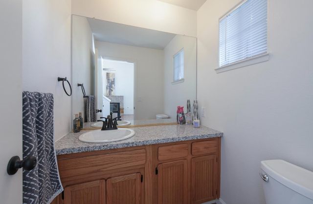 10781 N Windham Bay Circle, Fresno, CA 93730