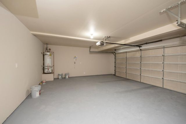 10781 N Windham Bay Circle, Fresno, CA 93730