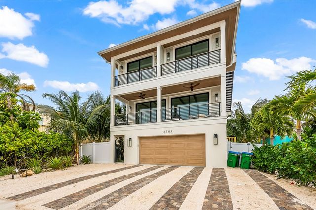 2109 AVENUE C, Bradenton Beach, FL 34217