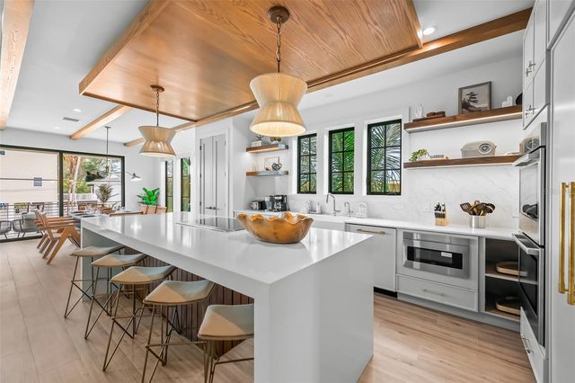 2109 AVENUE C, Bradenton Beach, FL 34217