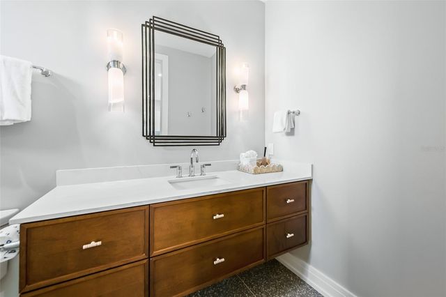 2109 AVENUE C, Bradenton Beach, FL 34217