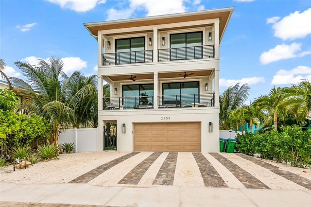 2109 AVENUE C, Bradenton Beach, FL 34217
