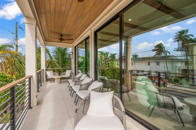 2109 AVENUE C, Bradenton Beach, FL 34217