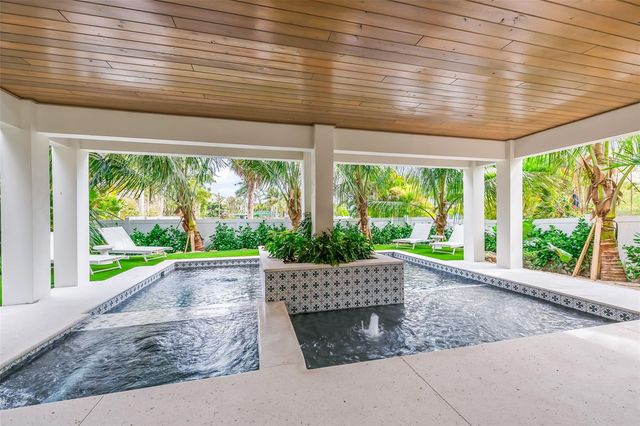 2109 AVENUE C, Bradenton Beach, FL 34217