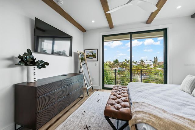 2109 AVENUE C, Bradenton Beach, FL 34217