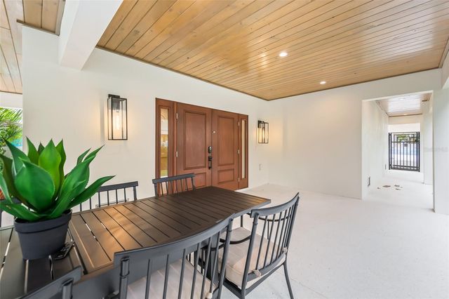 2109 AVENUE C, Bradenton Beach, FL 34217