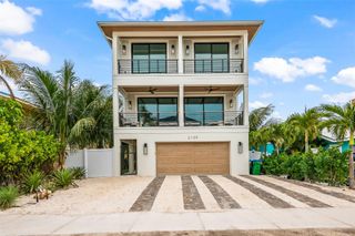 2109 AVENUE C, Bradenton Beach, FL 34217