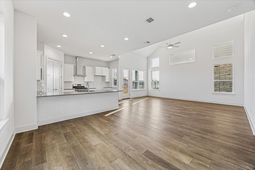 1531 N Red Bud LN 24, Round Rock, TX 78665