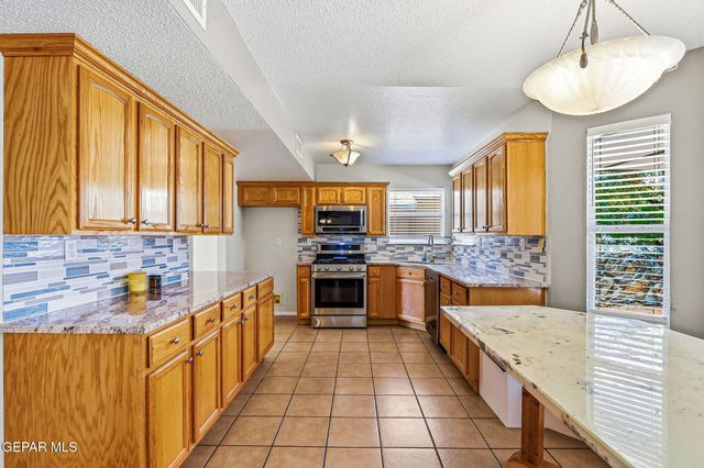 6313 FRANKLIN RIDGE Drive, El Paso, TX 79912