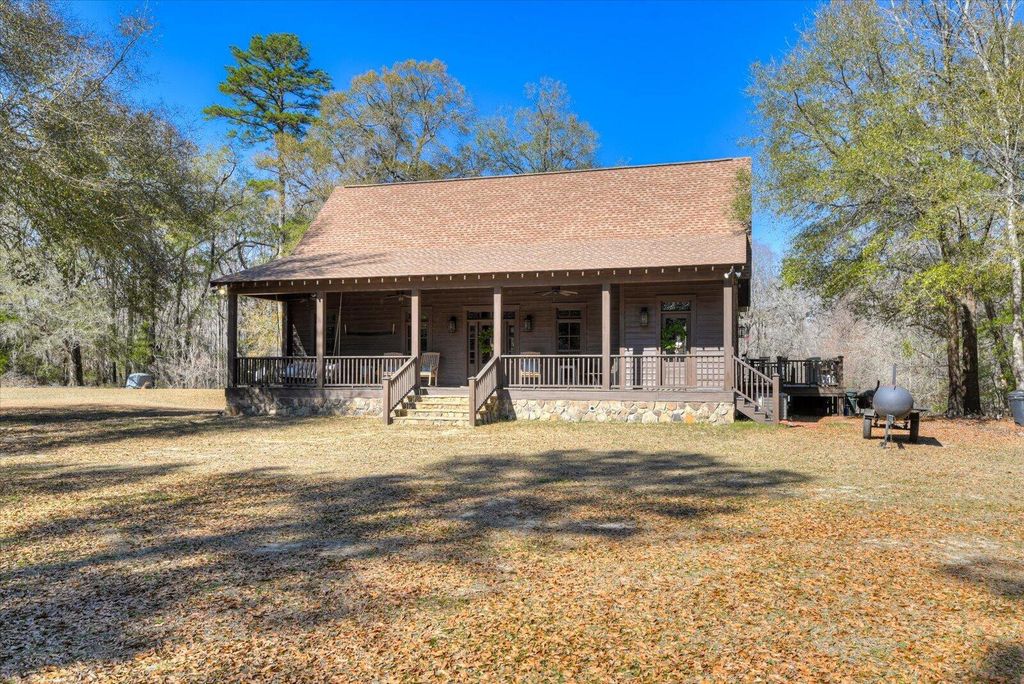 Image 2 of property listing at 1114 LOTT BLUFF Road, Blackville, SC 29817