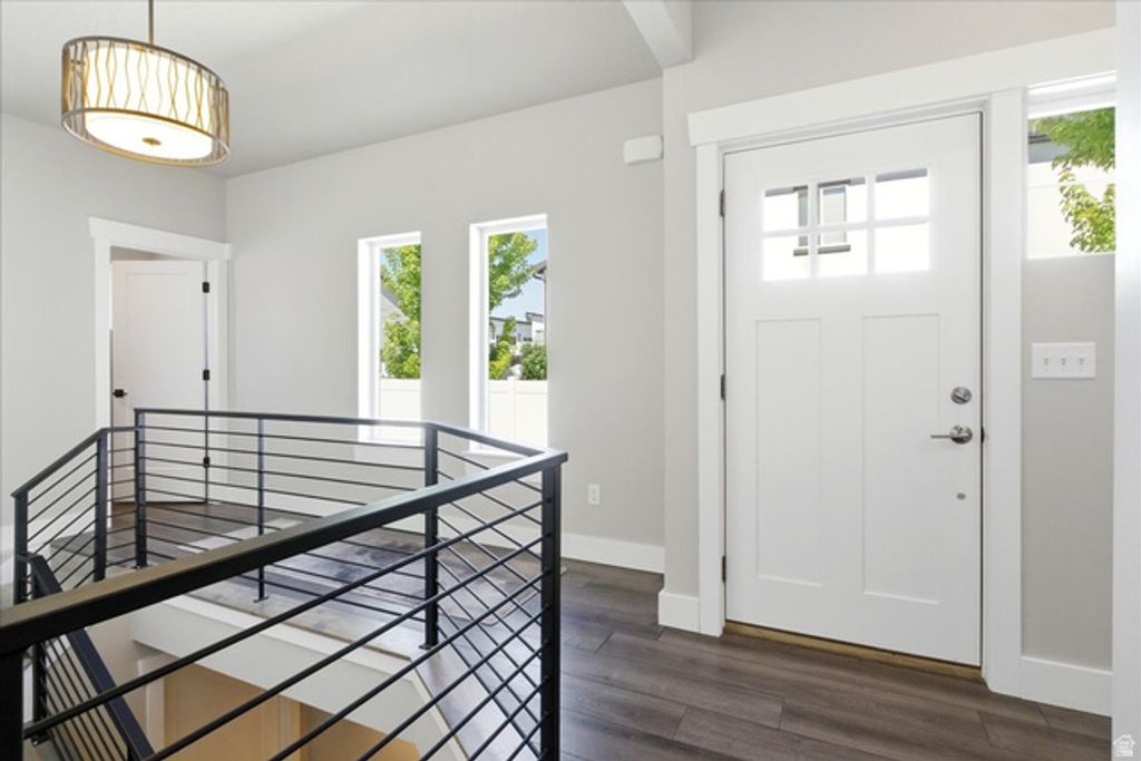 Image 18 of property listing at 7062 S 300 E, Midvale, UT 84047