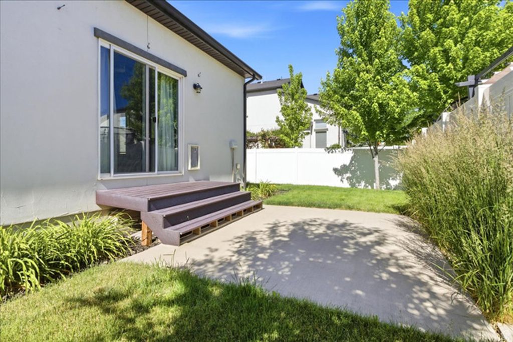 Image 28 of property listing at 7062 S 300 E, Midvale, UT 84047