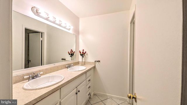 8835 TUCKERMAN LN, Potomac, MD 20854