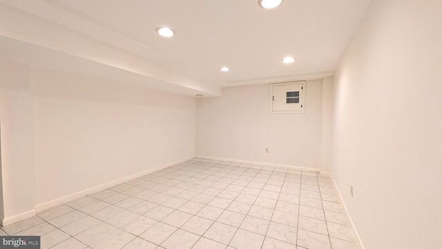 8835 TUCKERMAN LN, Potomac, MD 20854