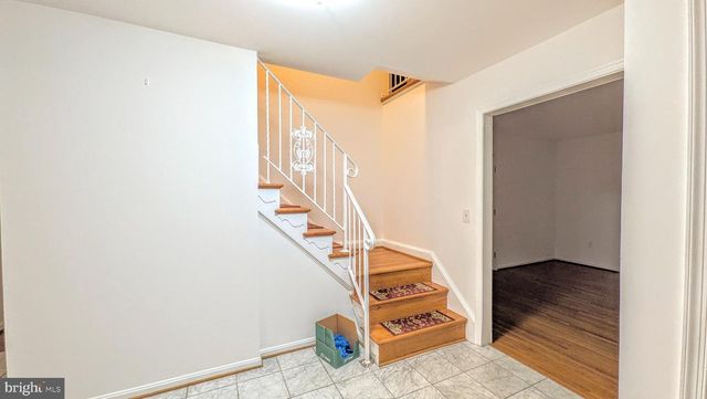 8835 TUCKERMAN LN, Potomac, MD 20854