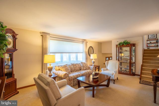 72 EAGLE MOUNT DR, Richboro, PA 18954