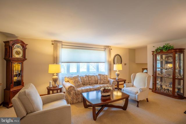 72 EAGLE MOUNT DR, Richboro, PA 18954