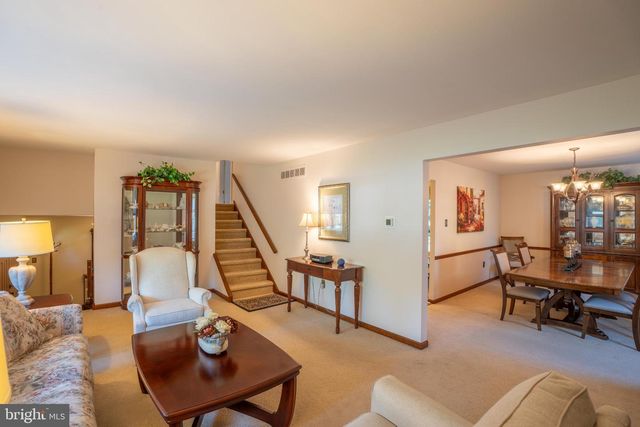 72 EAGLE MOUNT DR, Richboro, PA 18954