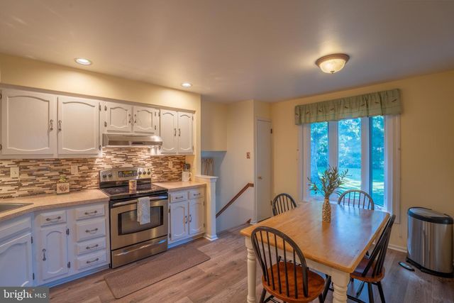 72 EAGLE MOUNT DR, Richboro, PA 18954