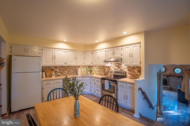72 EAGLE MOUNT DR, Richboro, PA 18954