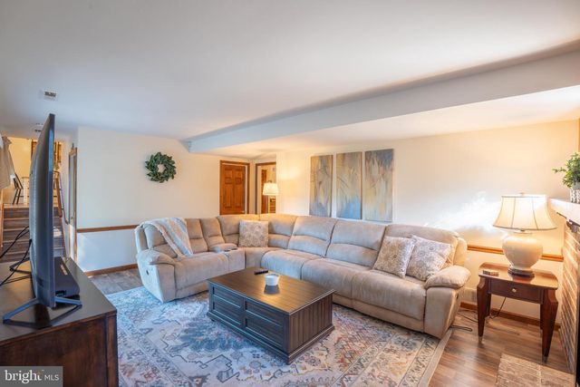 72 EAGLE MOUNT DR, Richboro, PA 18954