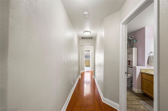 1549 Silver Glen Avenue, Las Vegas, NV 89123