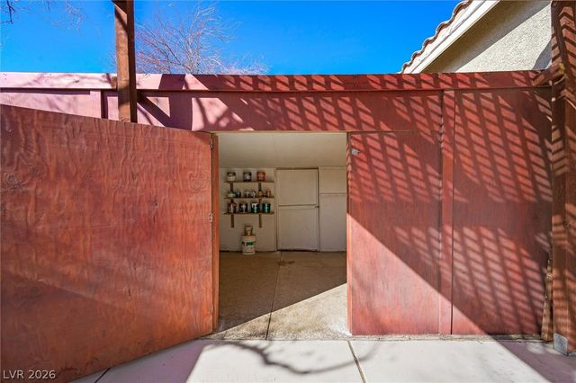 1549 Silver Glen Avenue, Las Vegas, NV 89123