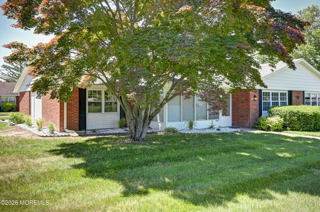 330 Canterbury Court A, Lakewood, NJ 08701